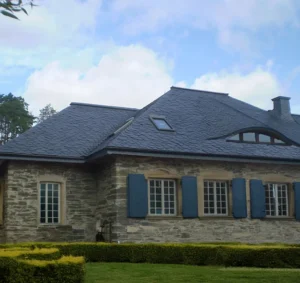 wykończenie komina łupkiem