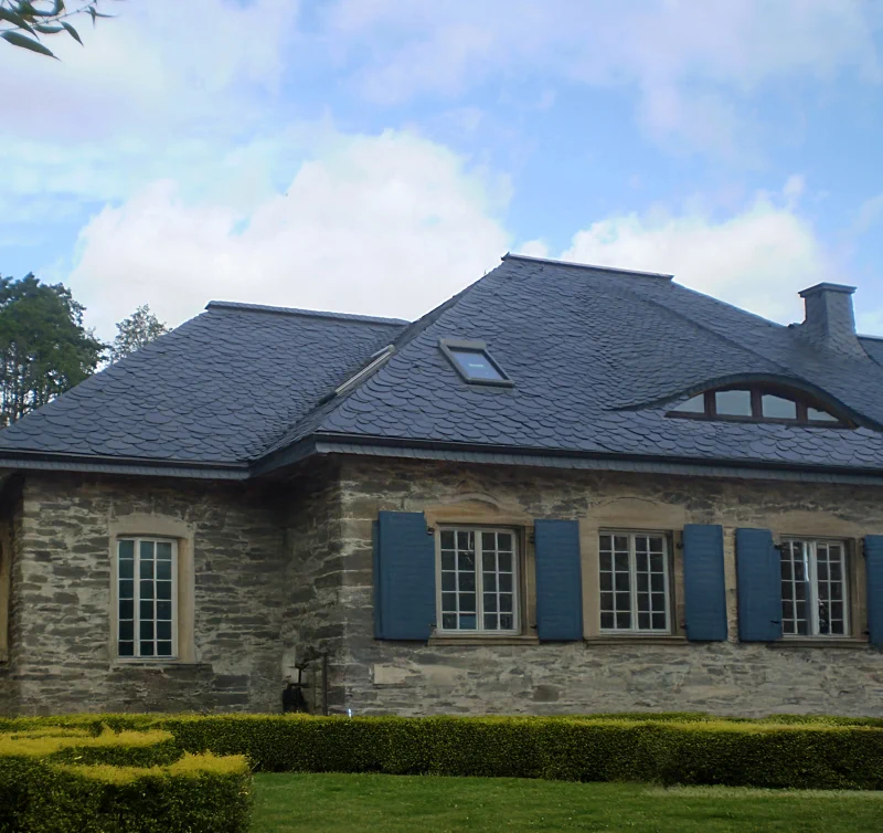 wykończenie komina łupkiem