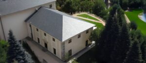 łupek dachowy a dachówka betonowa